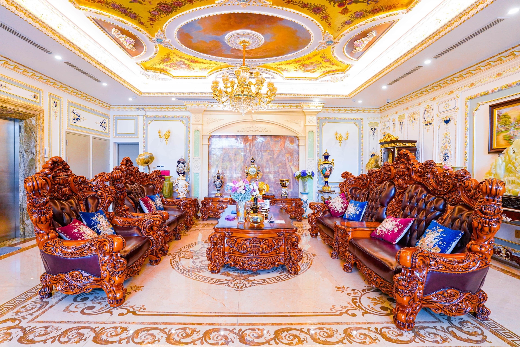 Đường nét thủ công tỉ mỉ, nghệ thuật chạm khắc tinh xảo