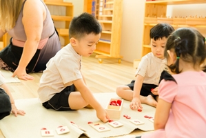 Tại sao nên chọn WONDERKIDS với phương pháp Montessori?