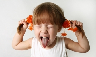 Phân biệt hiếu động và tăng động ở trẻ