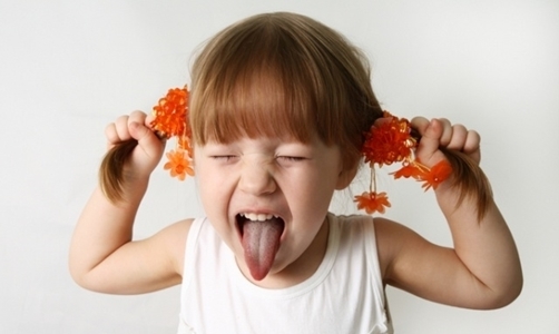 Phân biệt hiếu động và tăng động ở trẻ