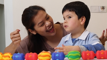 7 lời khuyên cho cha mẹ có con bị tự kỷ