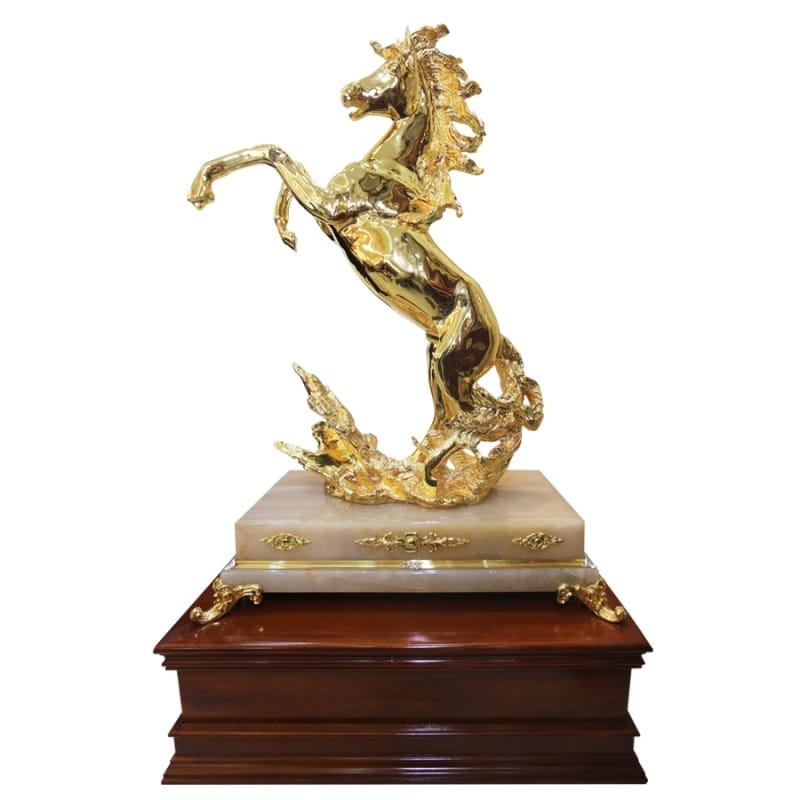 Ngựa, chất liệu đồng mạ vàng 24K